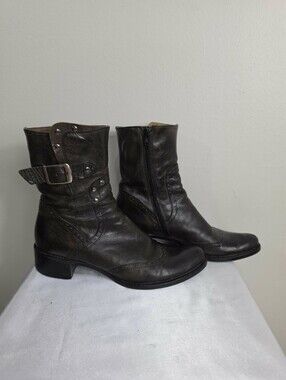 Vero Cuoio Women's Leather Zip Buckles Heeled Ankle Booties